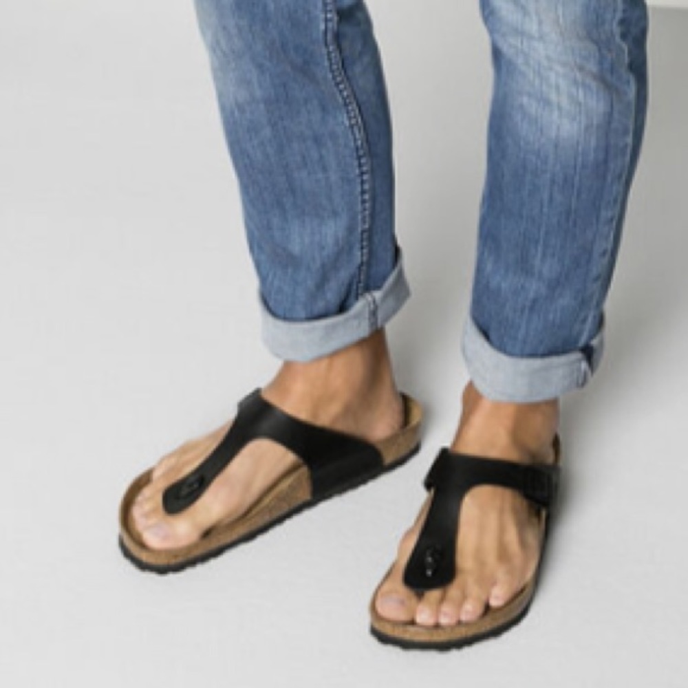 Birkenstock Gizeh black leather sandals